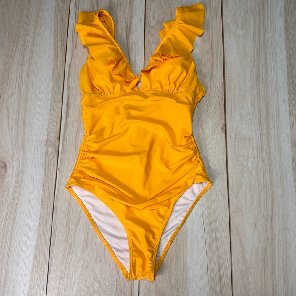NWT Cupshe‎ One piece Swimsuit Yellow Ruffle V-Neck Ruching Size Small